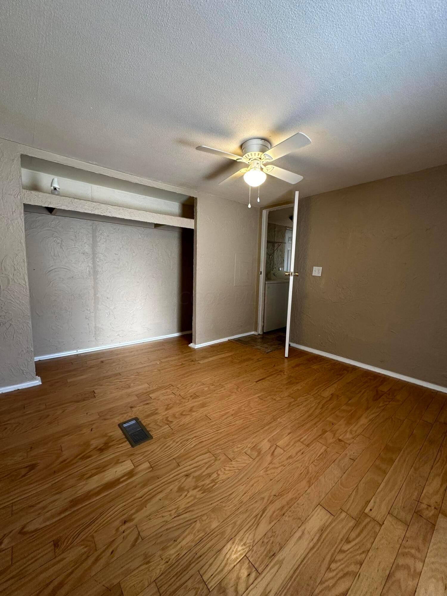 152 Irving Wick Drive E, 82 Property Photo 14