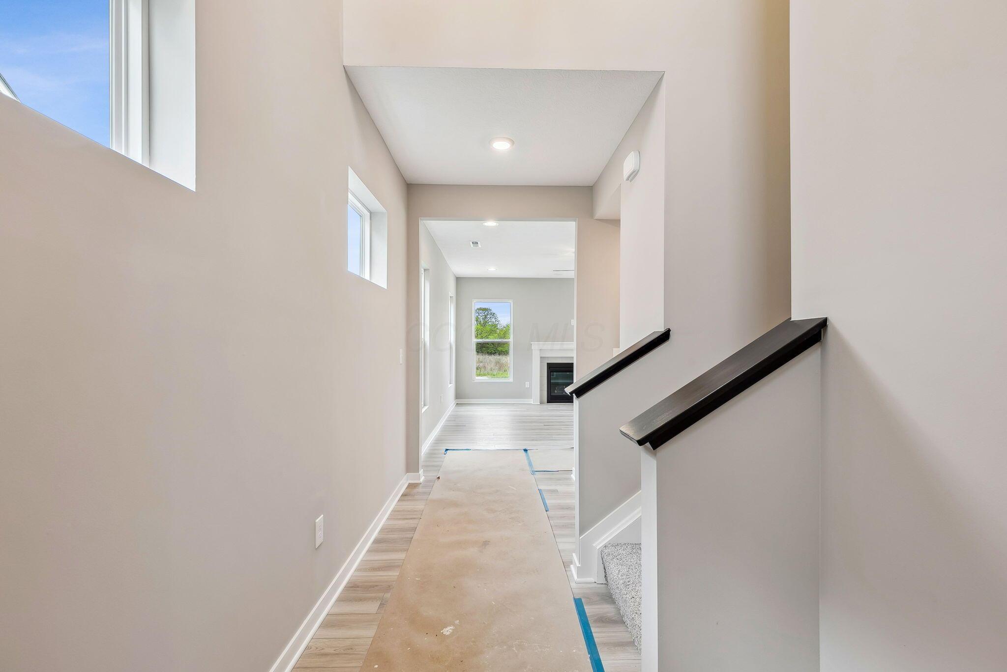 1424 Aerotrain Court S Property Photo 2
