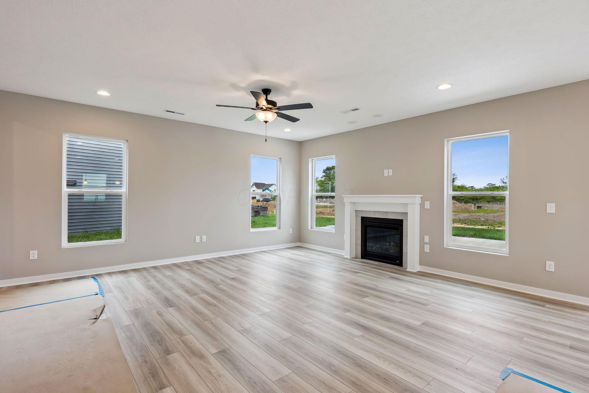 1424 Aerotrain Court S Property Photo 5