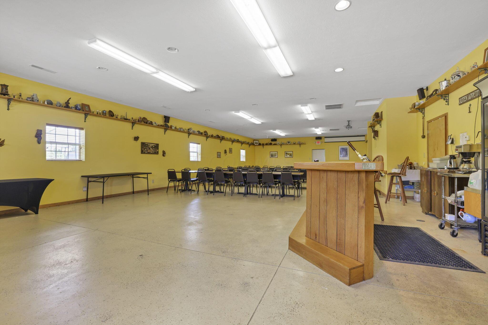 1900 Winchester Southern Road, Unit B Property Photo 9