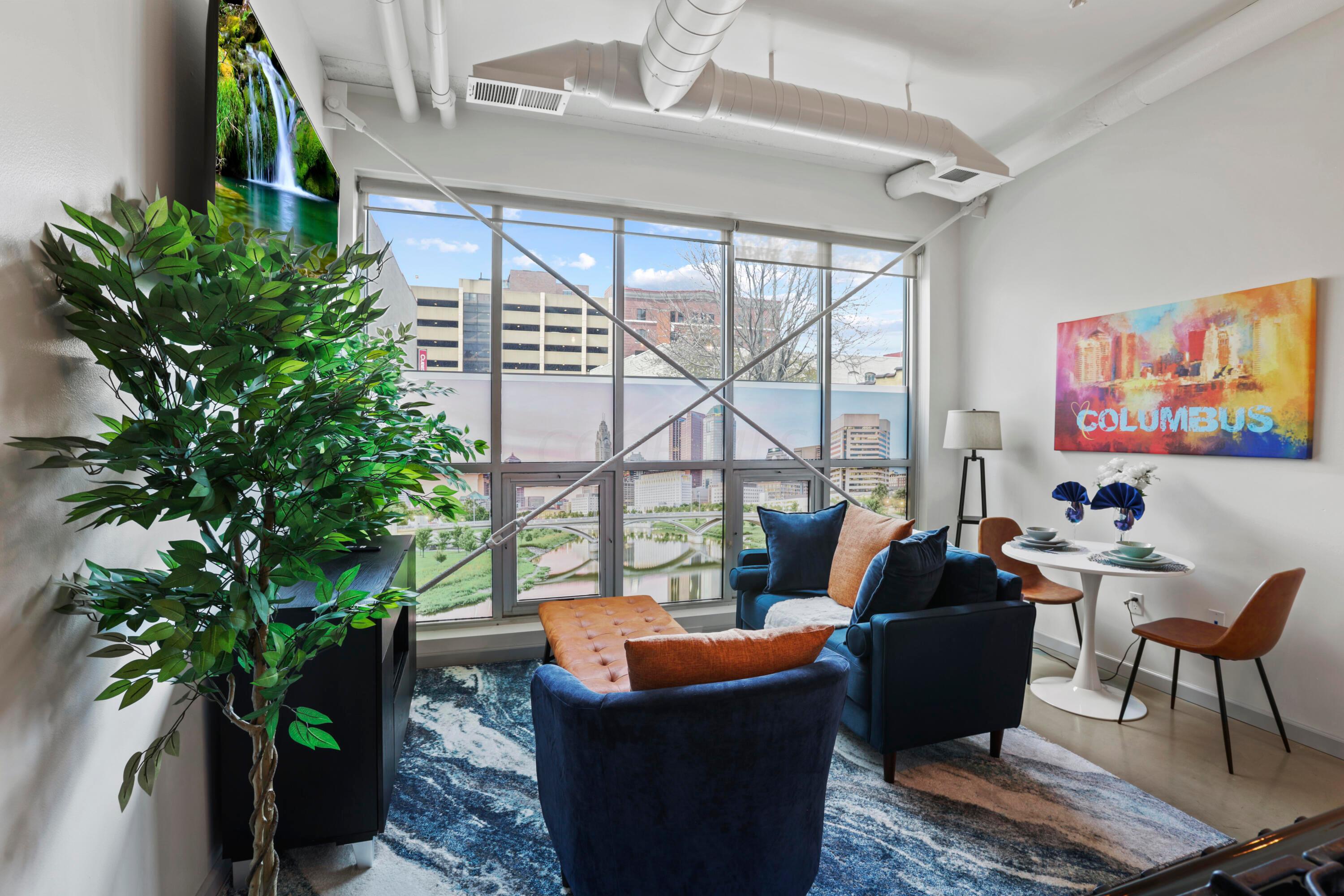 60 E Spring Street, 105 Property Photo 2