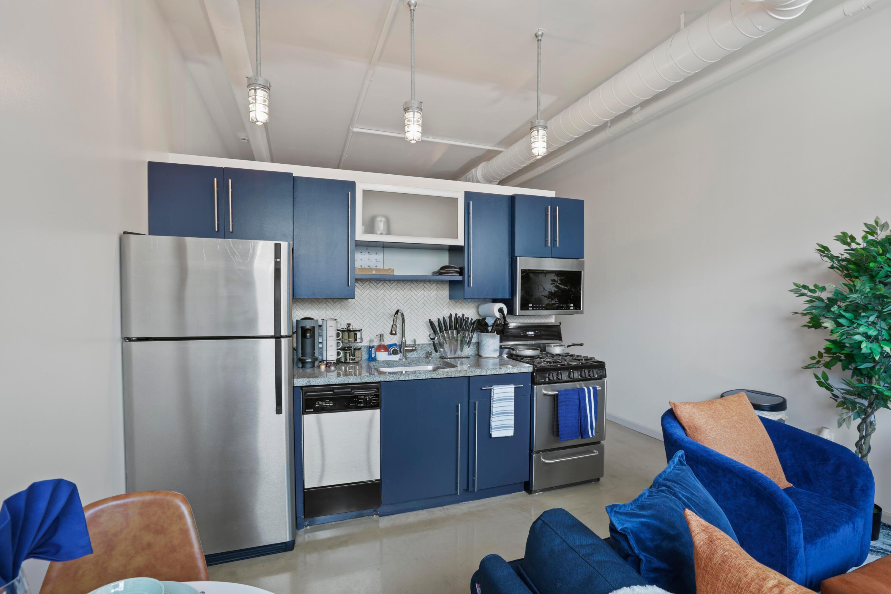 60 E Spring Street, 105 Property Photo 3