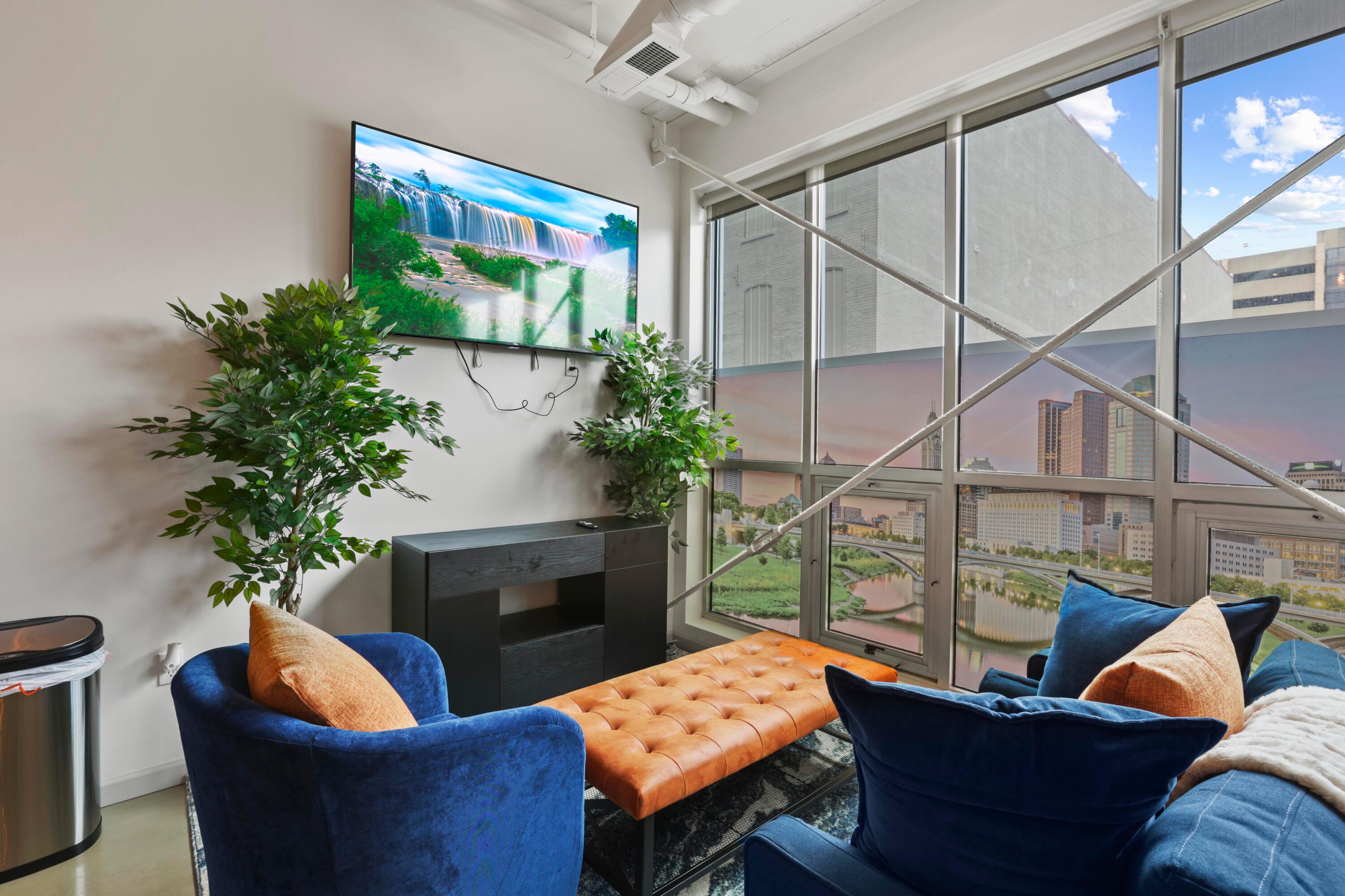 60 E Spring Street, 105 Property Photo 4