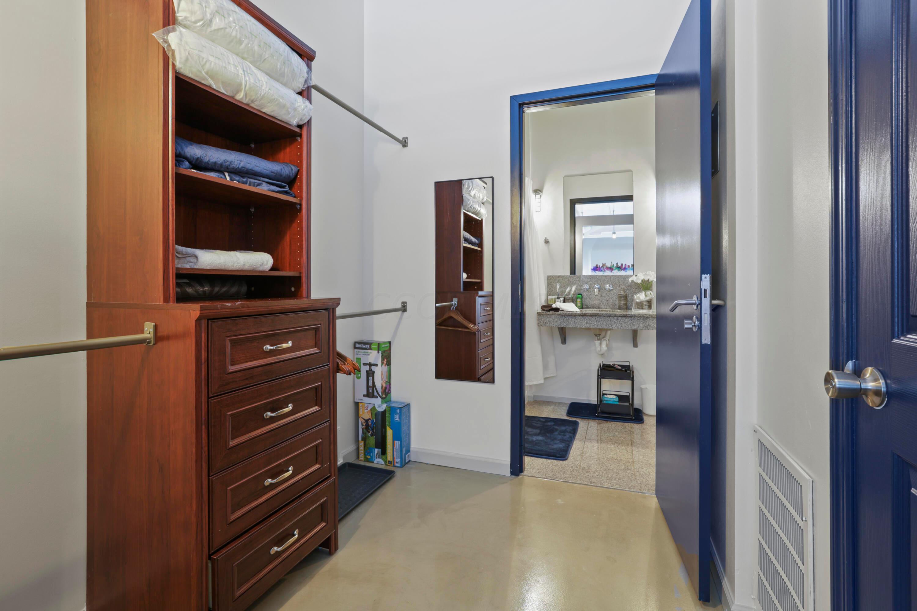 60 E Spring Street, 105 Property Photo 12