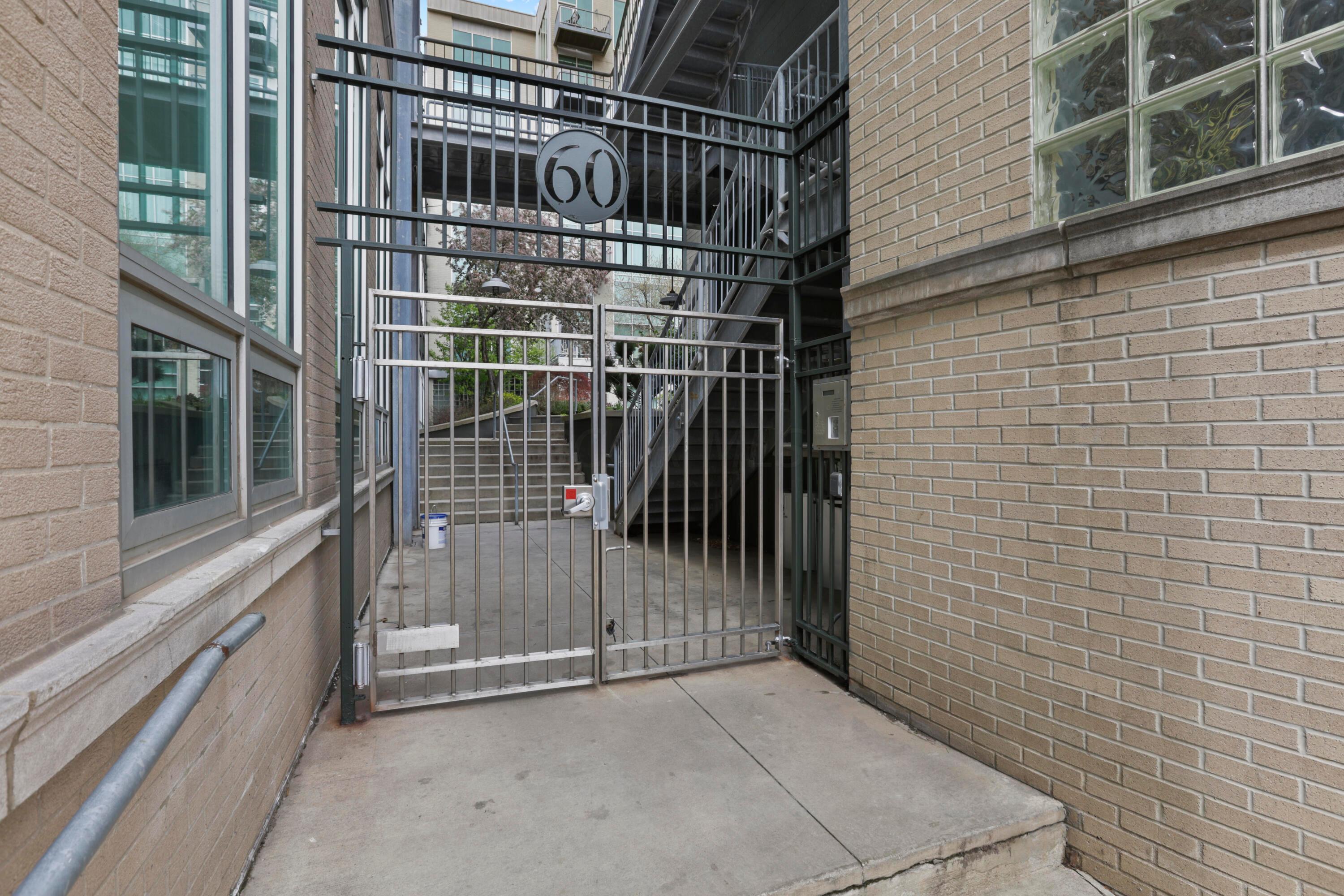 60 E Spring Street, 105 Property Photo 22