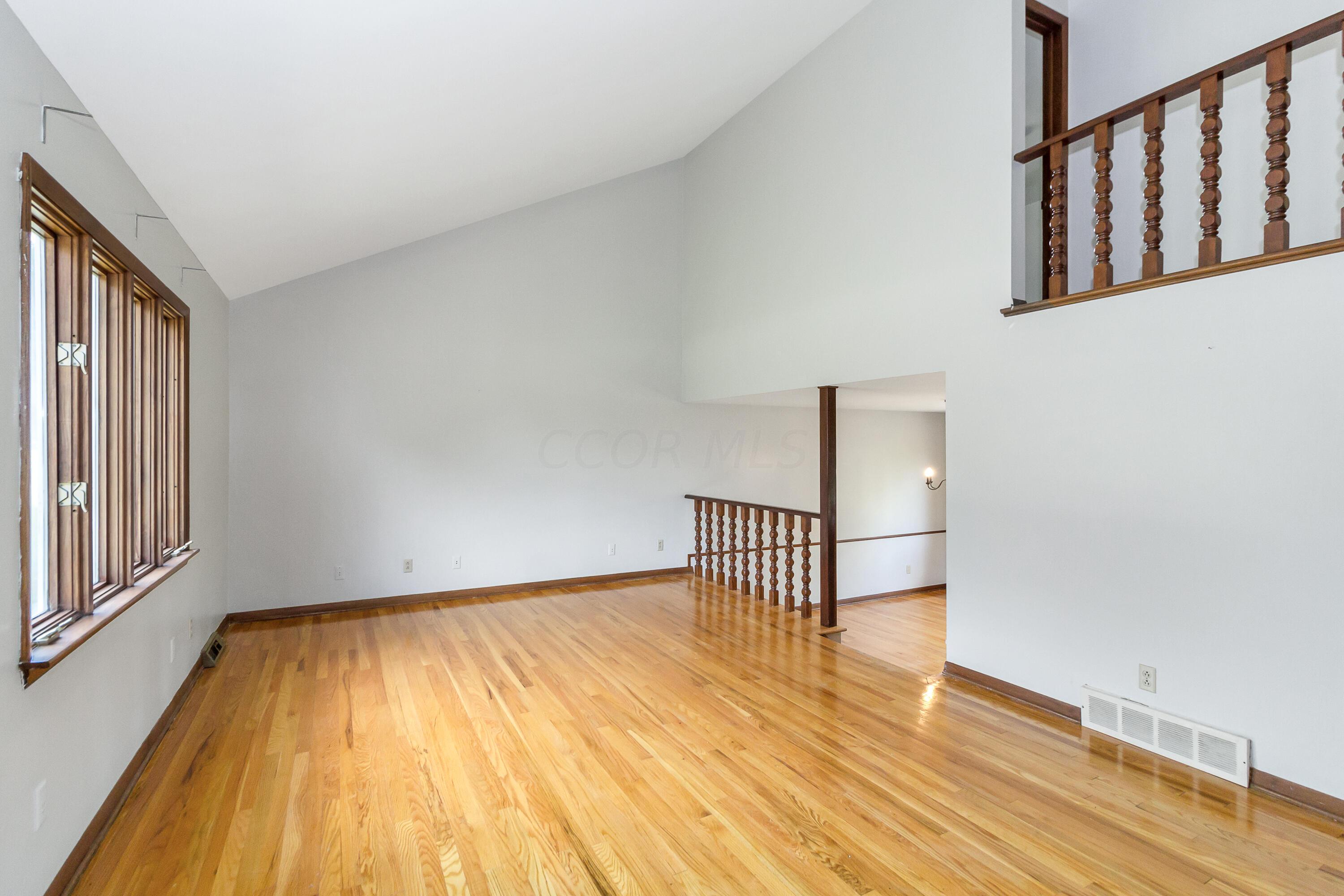 6109 Cherry Hill Drive Property Photo 2
