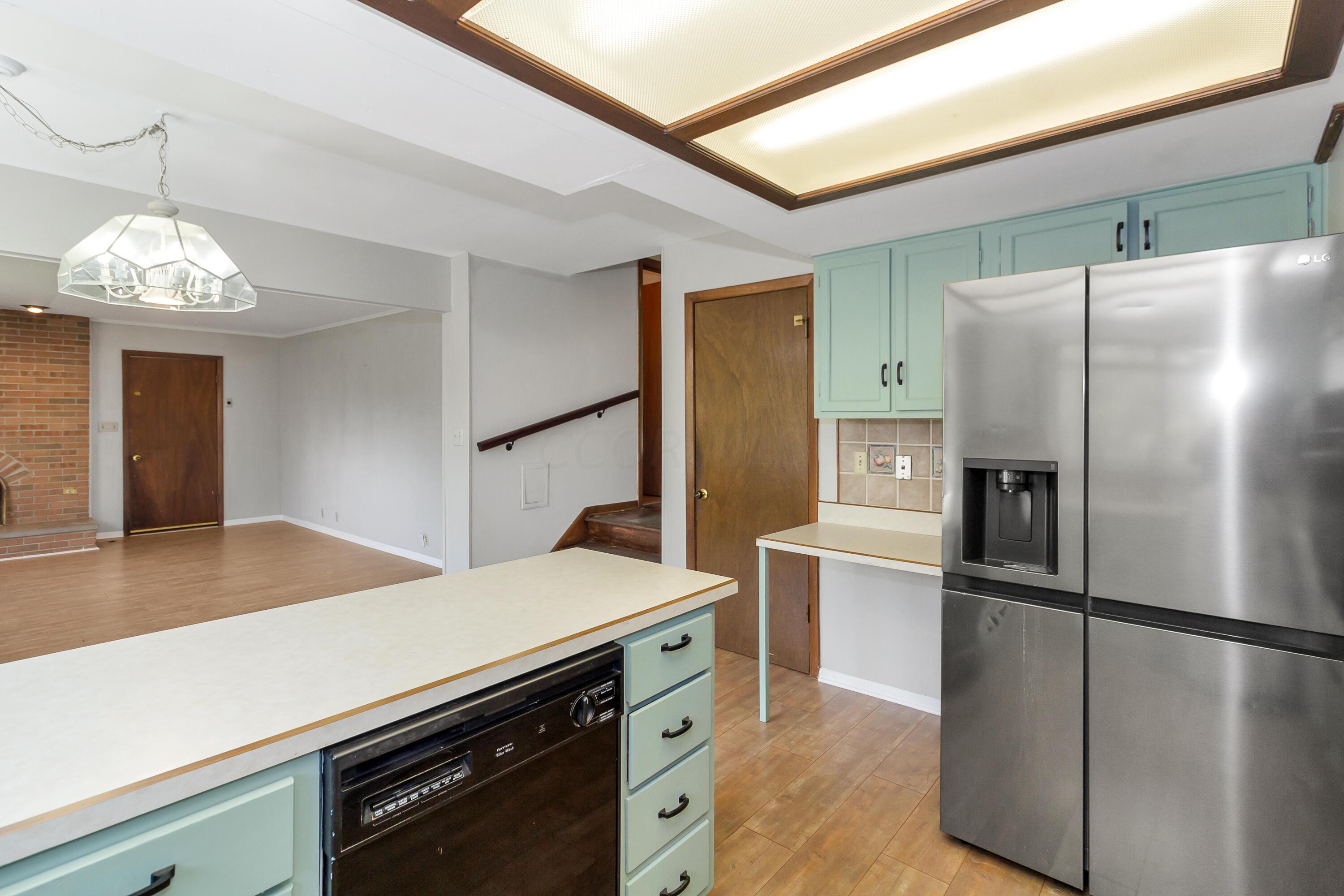 6109 Cherry Hill Drive Property Photo 8