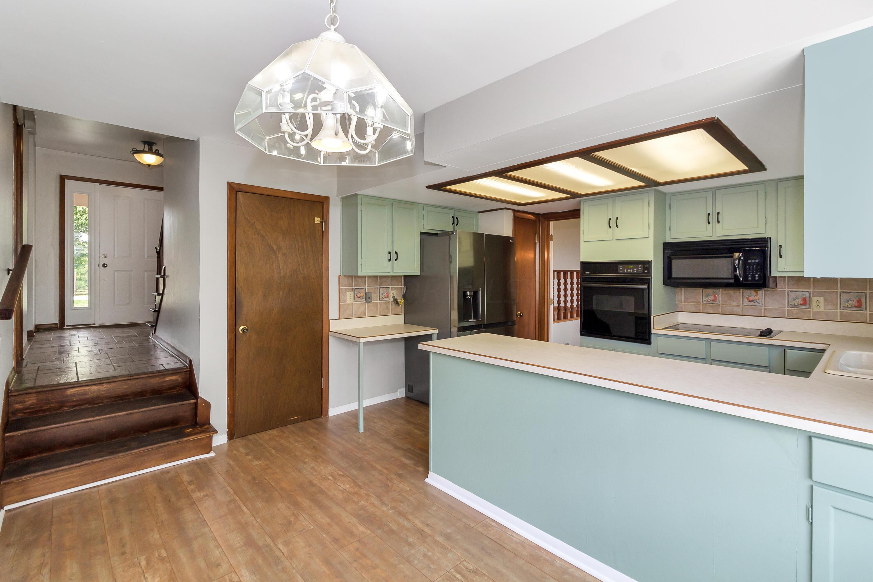 6109 Cherry Hill Drive Property Photo 9