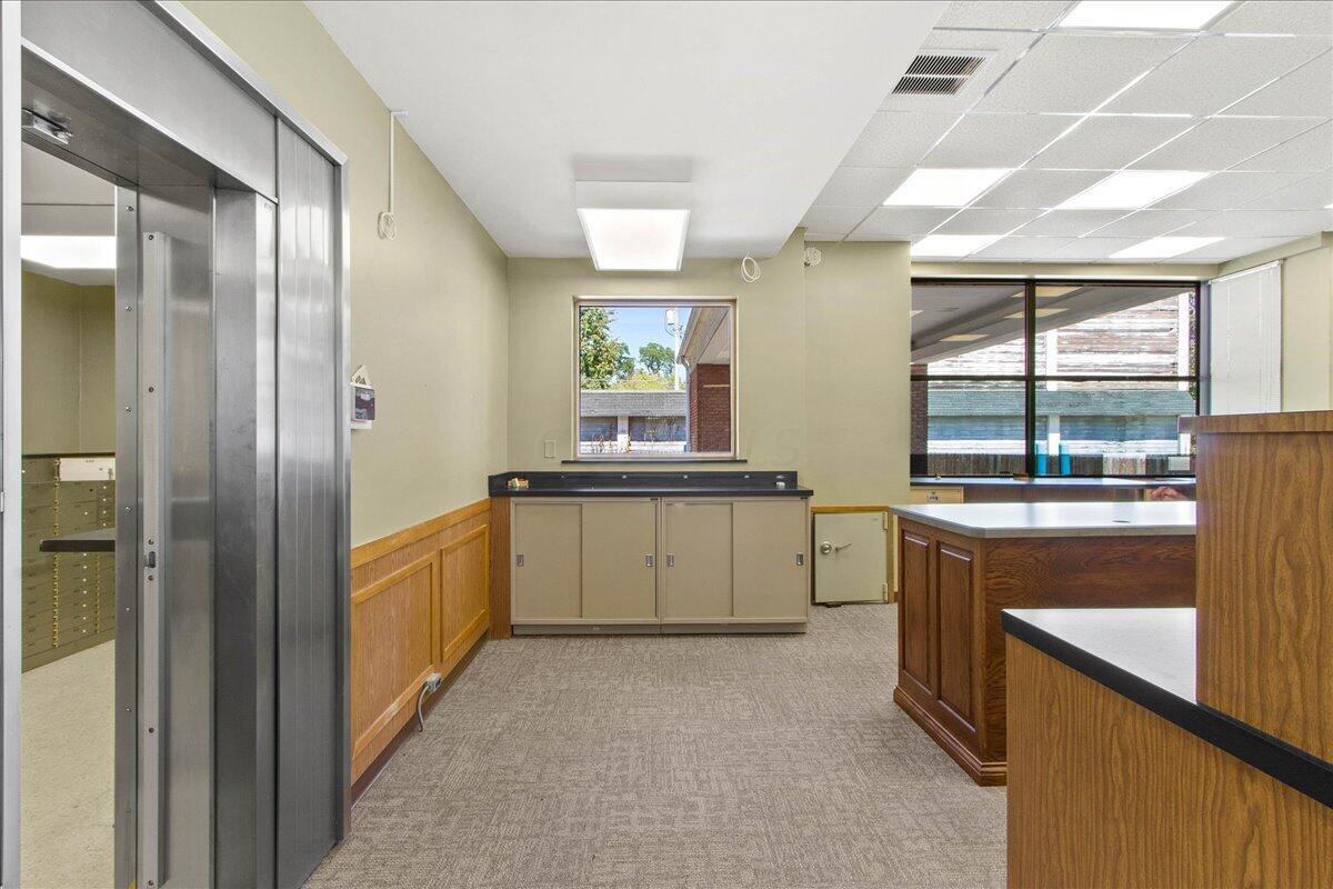 8 W Maple Street Property Photo 20