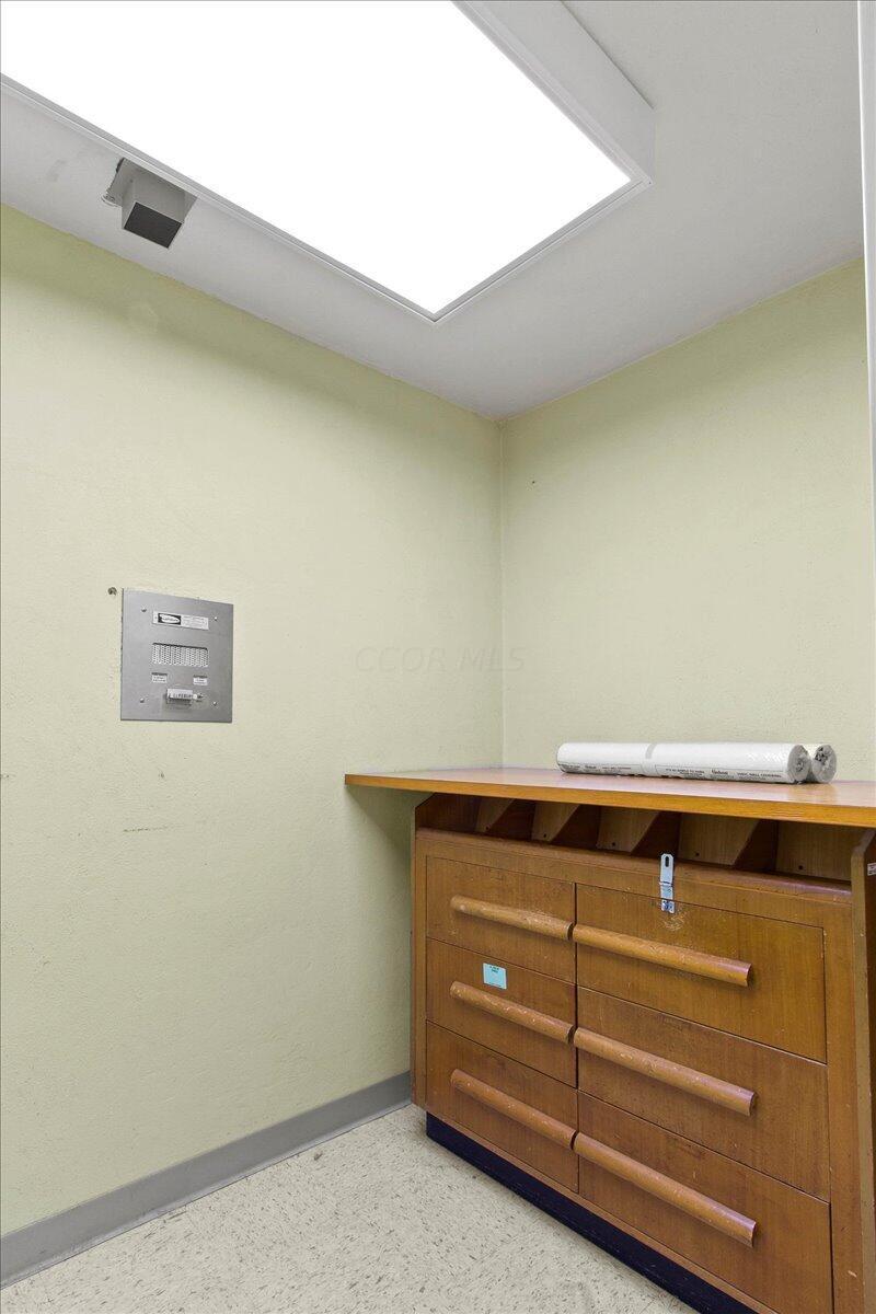 8 W Maple Street Property Photo 24
