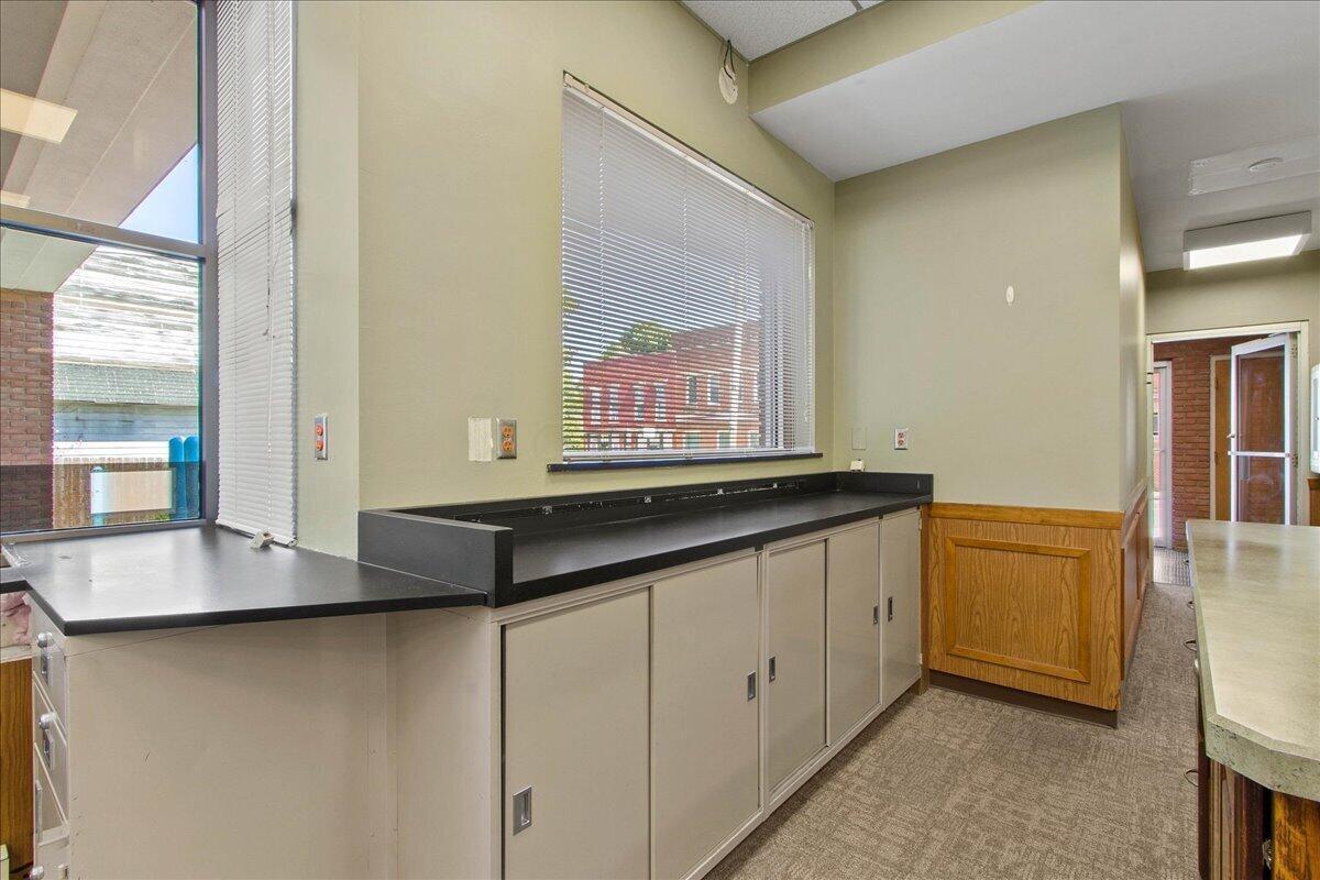 8 W Maple Street Property Photo 31