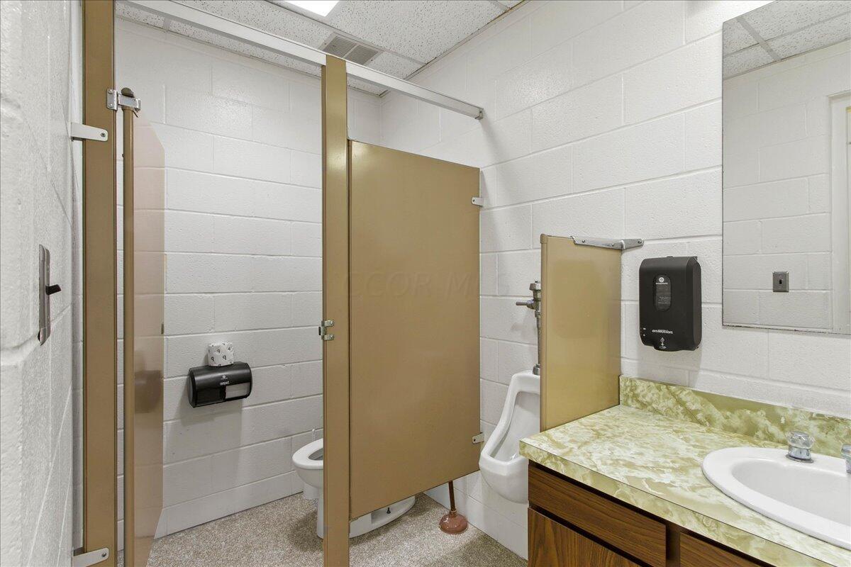 8 W Maple Street Property Photo 36