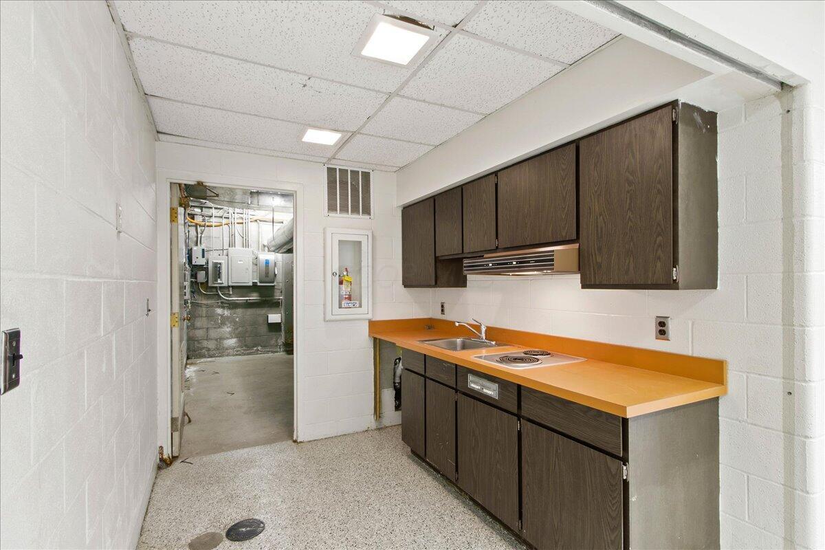 8 W Maple Street Property Photo 38