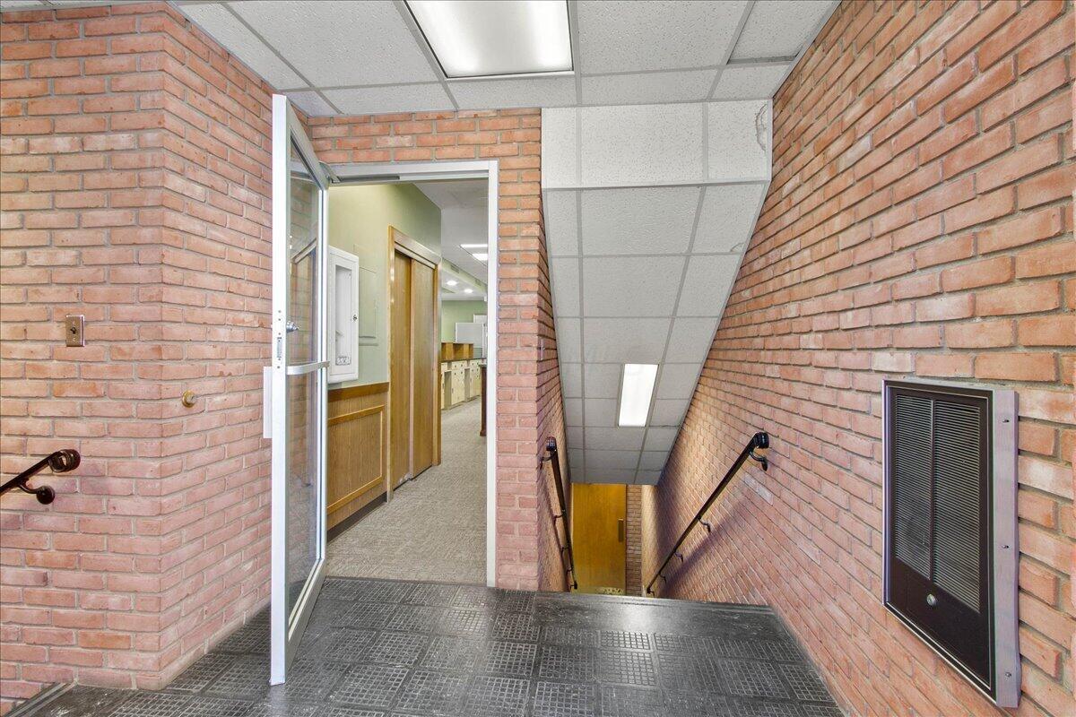 8 W Maple Street Property Photo 43