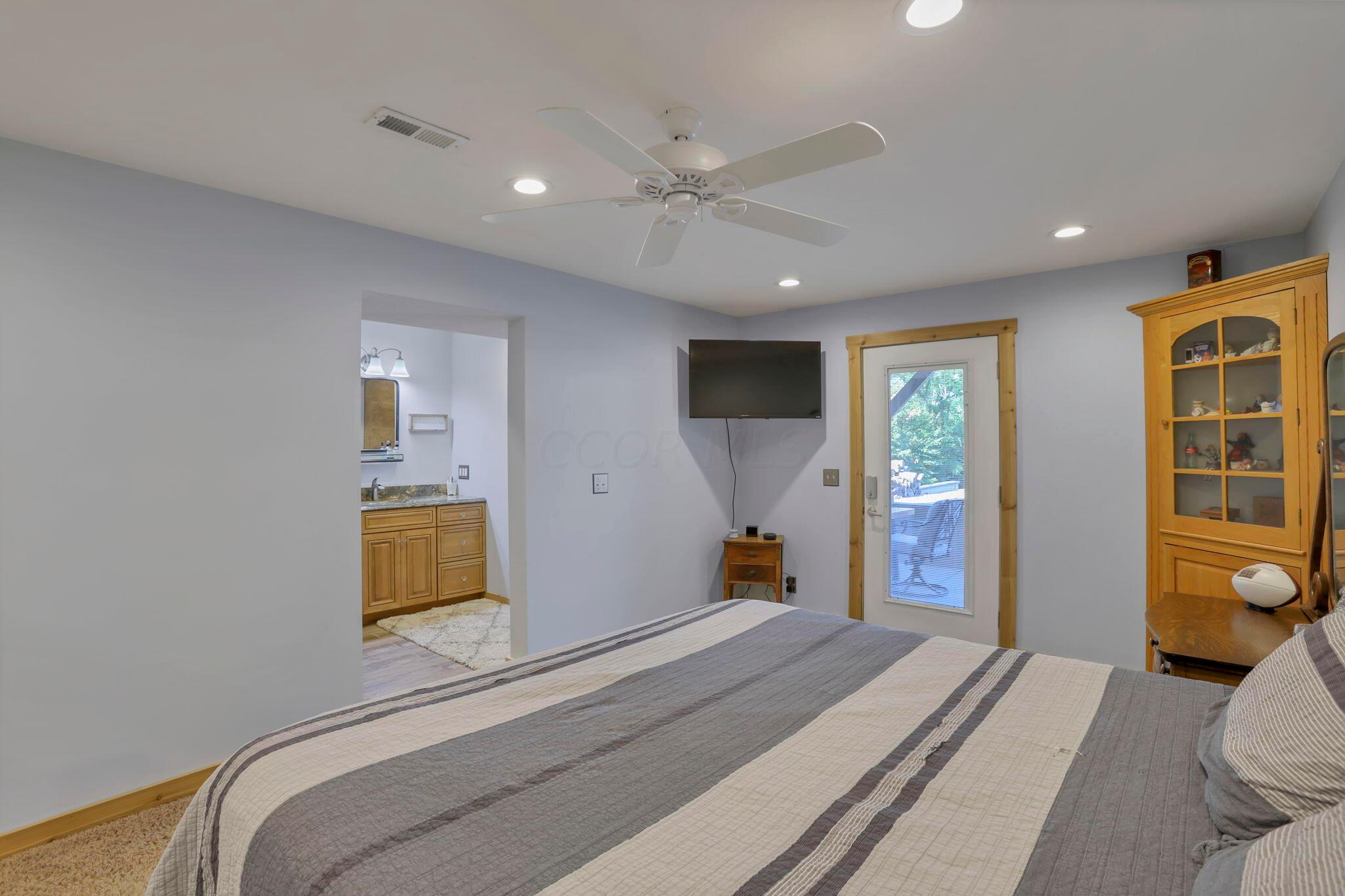 5930 Us Highway 22 Nw Property Photo 9