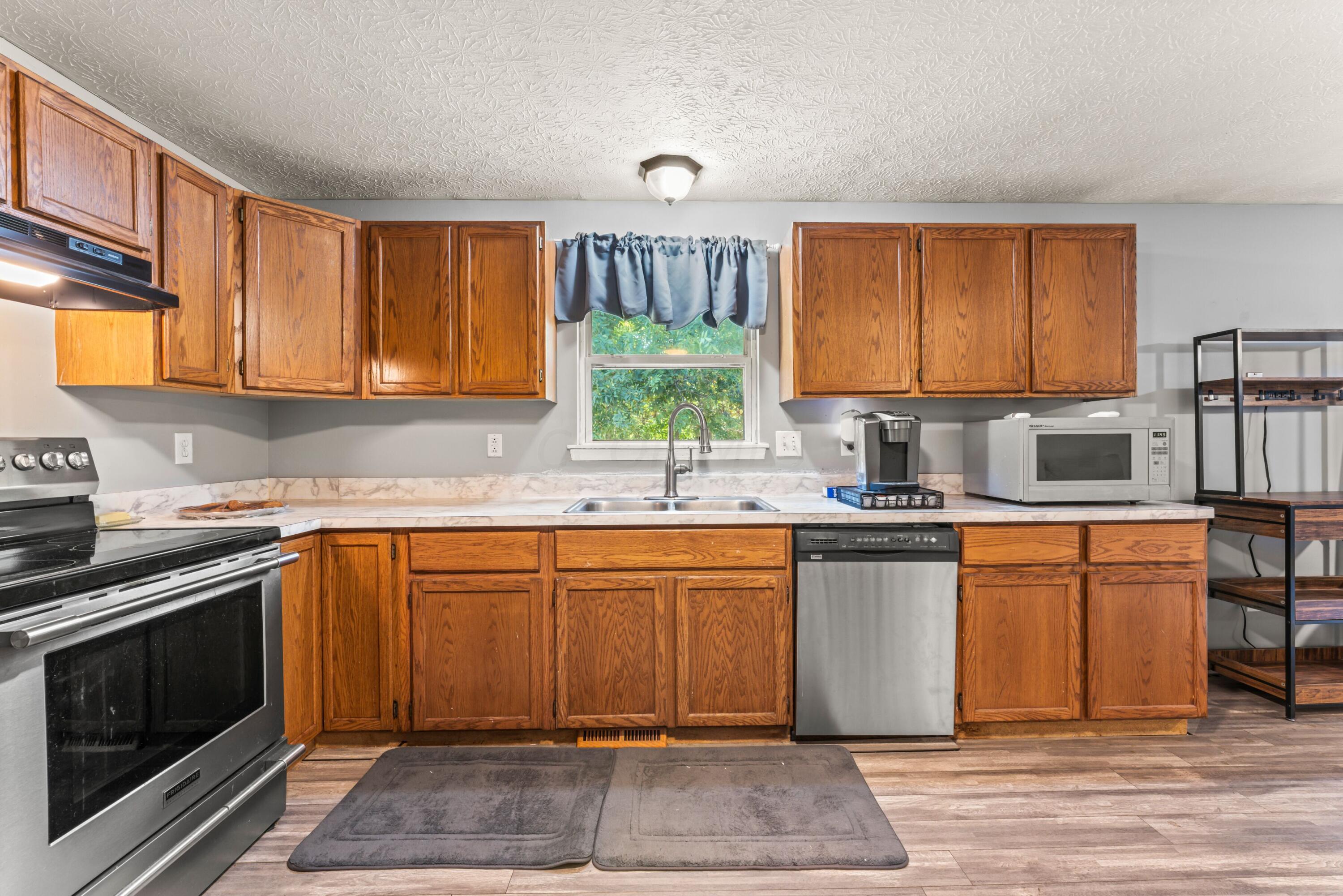 443 Waggoner Road Property Photo 13
