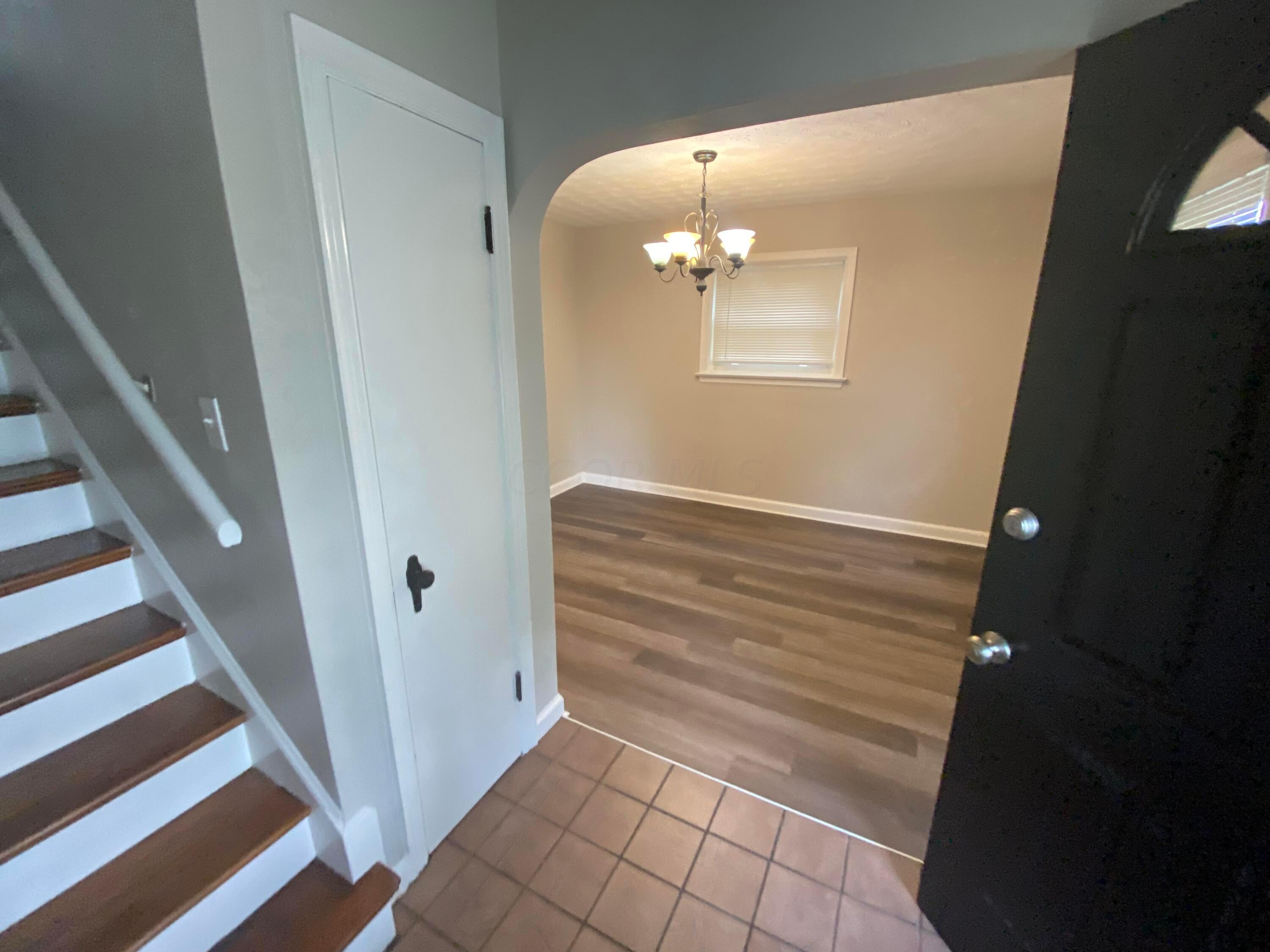 581 Crescent Road Property Photo 3