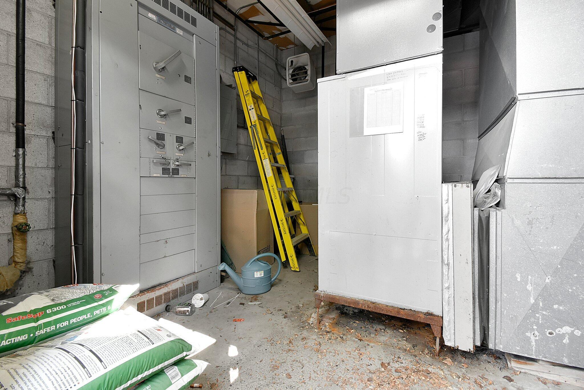 245 N Seltzer Street Property Photo 33