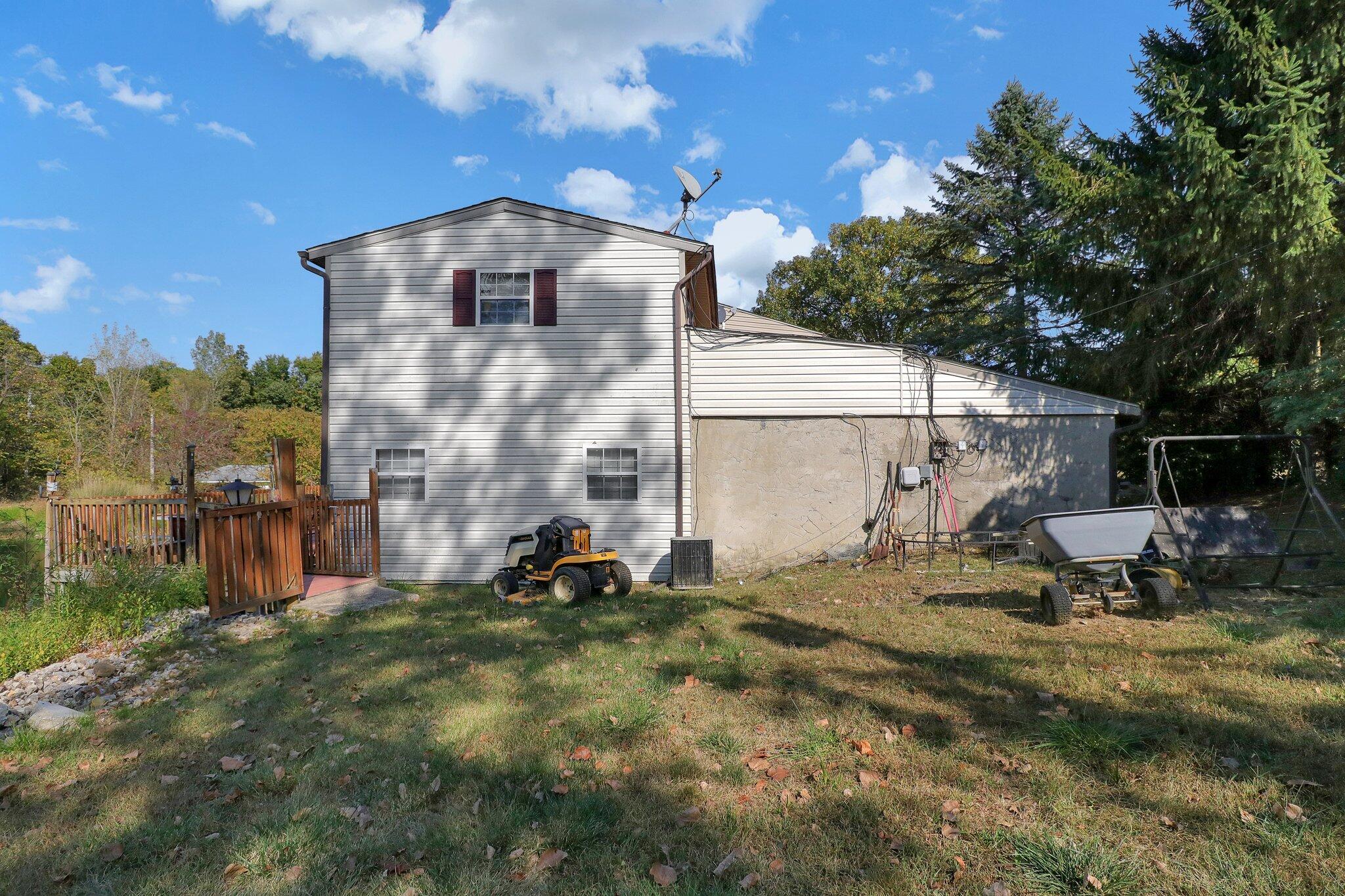 6512 Harriott Road Property Photo 4