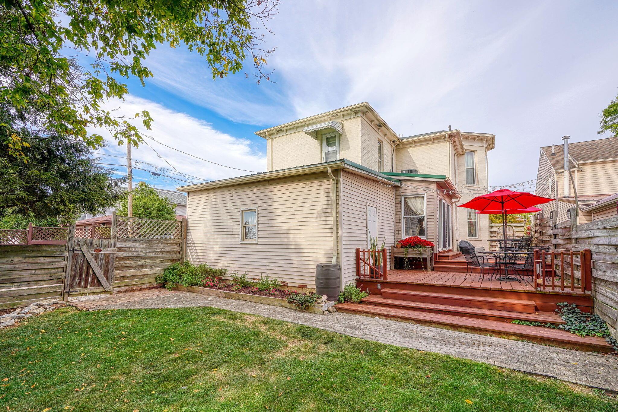 327 Pearl Street Property Photo 14