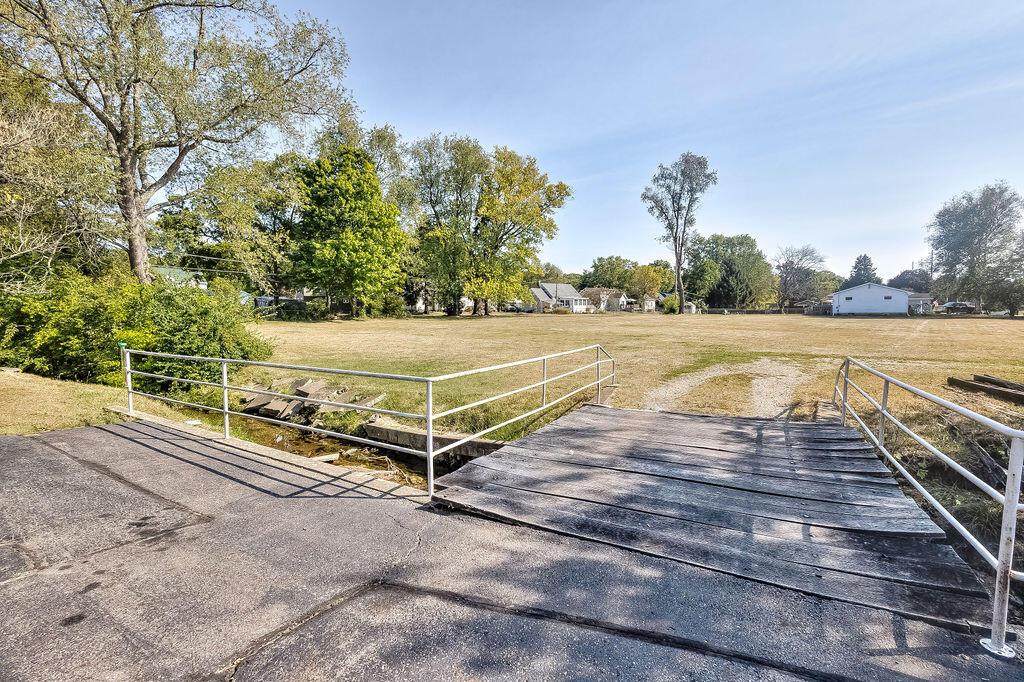 702 Coshocton Avenue Property Photo 5