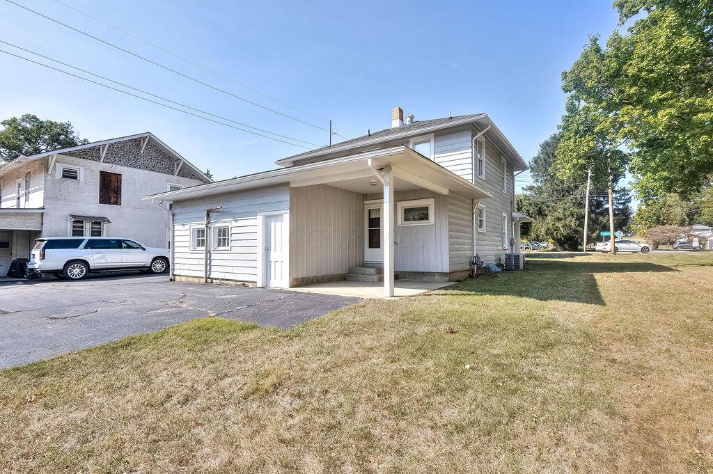 702 Coshocton Avenue Property Photo 7