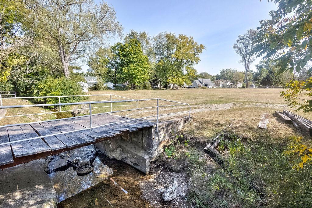 702 Coshocton Avenue Property Photo 9