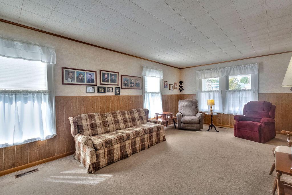 702 Coshocton Avenue Property Photo 24