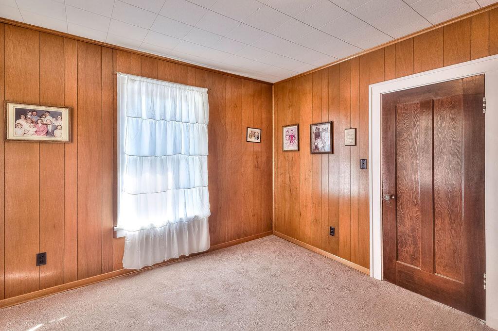 702 Coshocton Avenue Property Photo 32