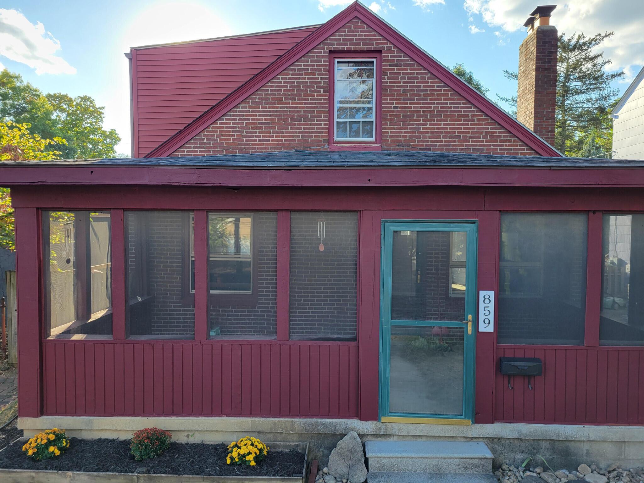 859 Gladden Road Property Photo 1