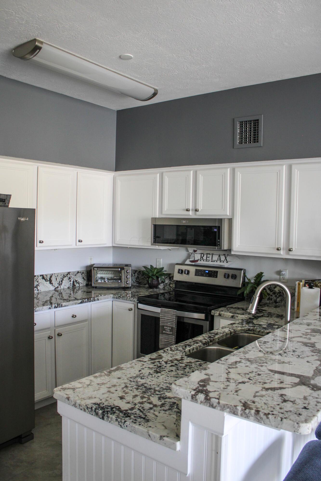 4401 Hunts Landing Road, 202 Property Photo 6