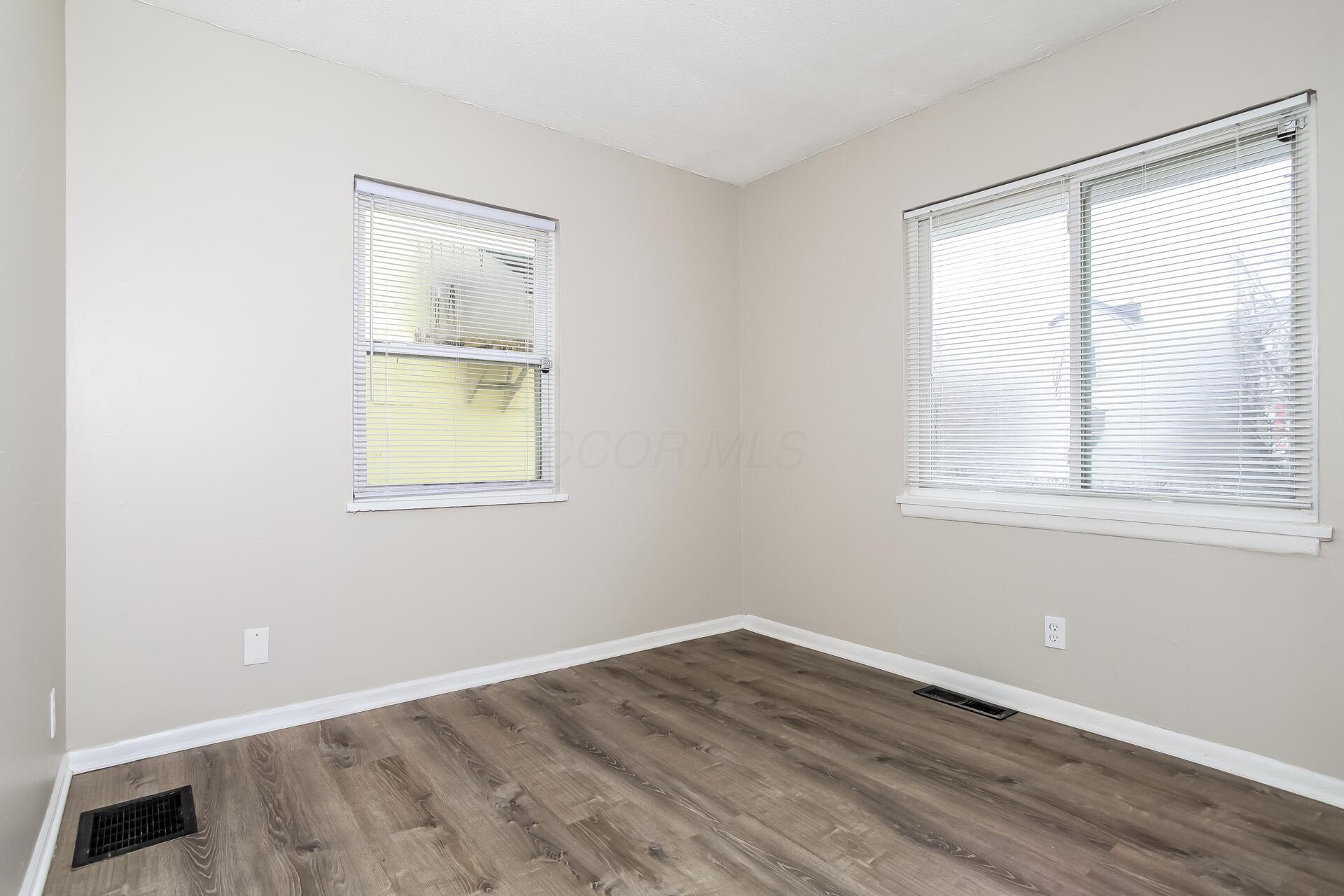 1328 Kent Street Property Photo 6