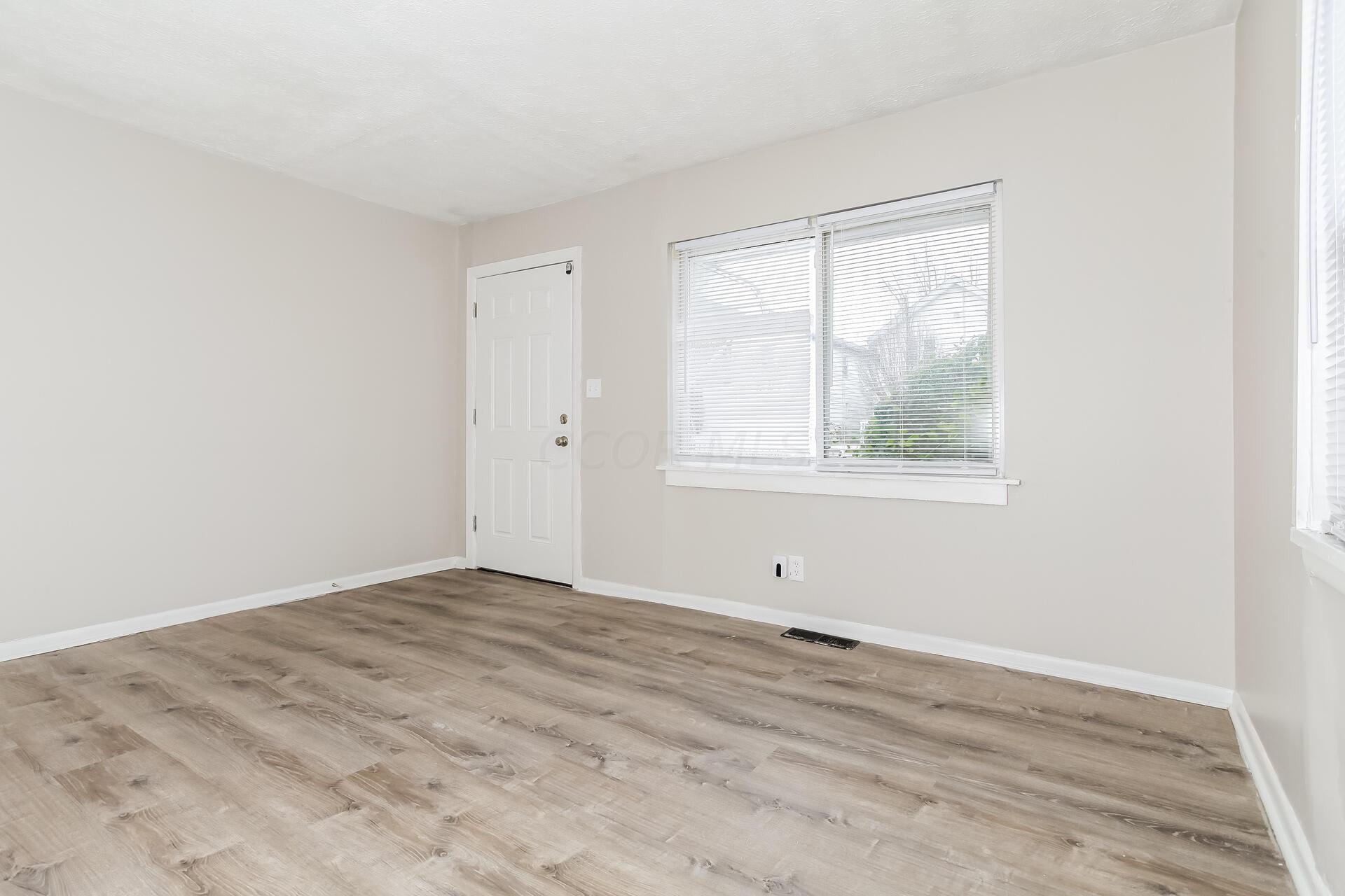 1328 Kent Street Property Photo 8