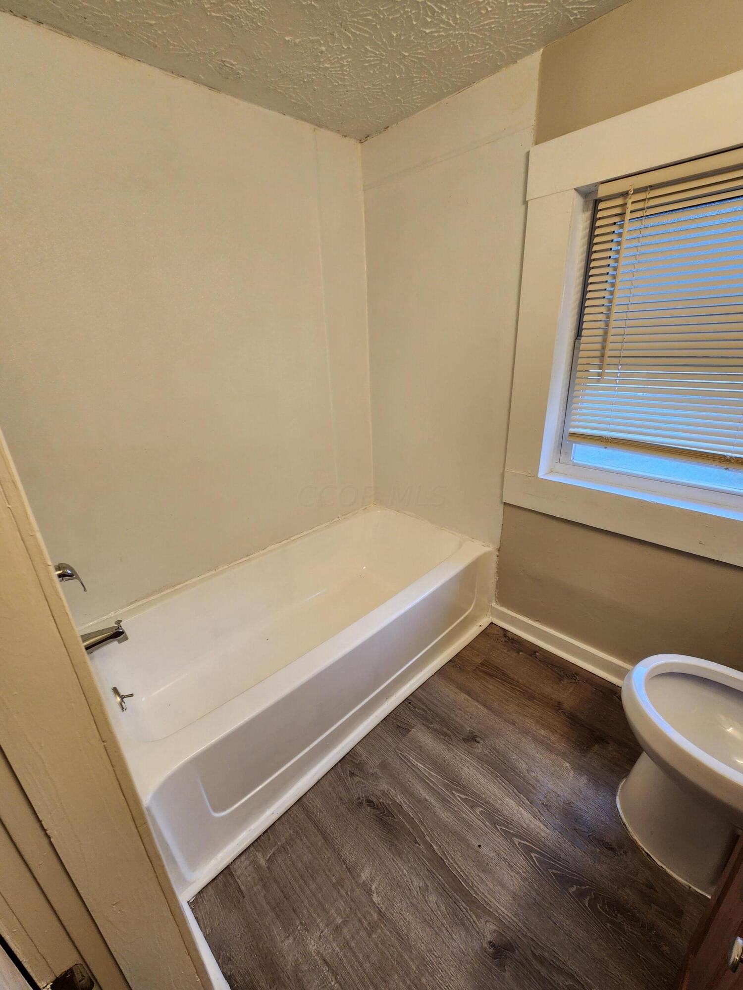 138 S Wheatland Avenue Property Photo 13