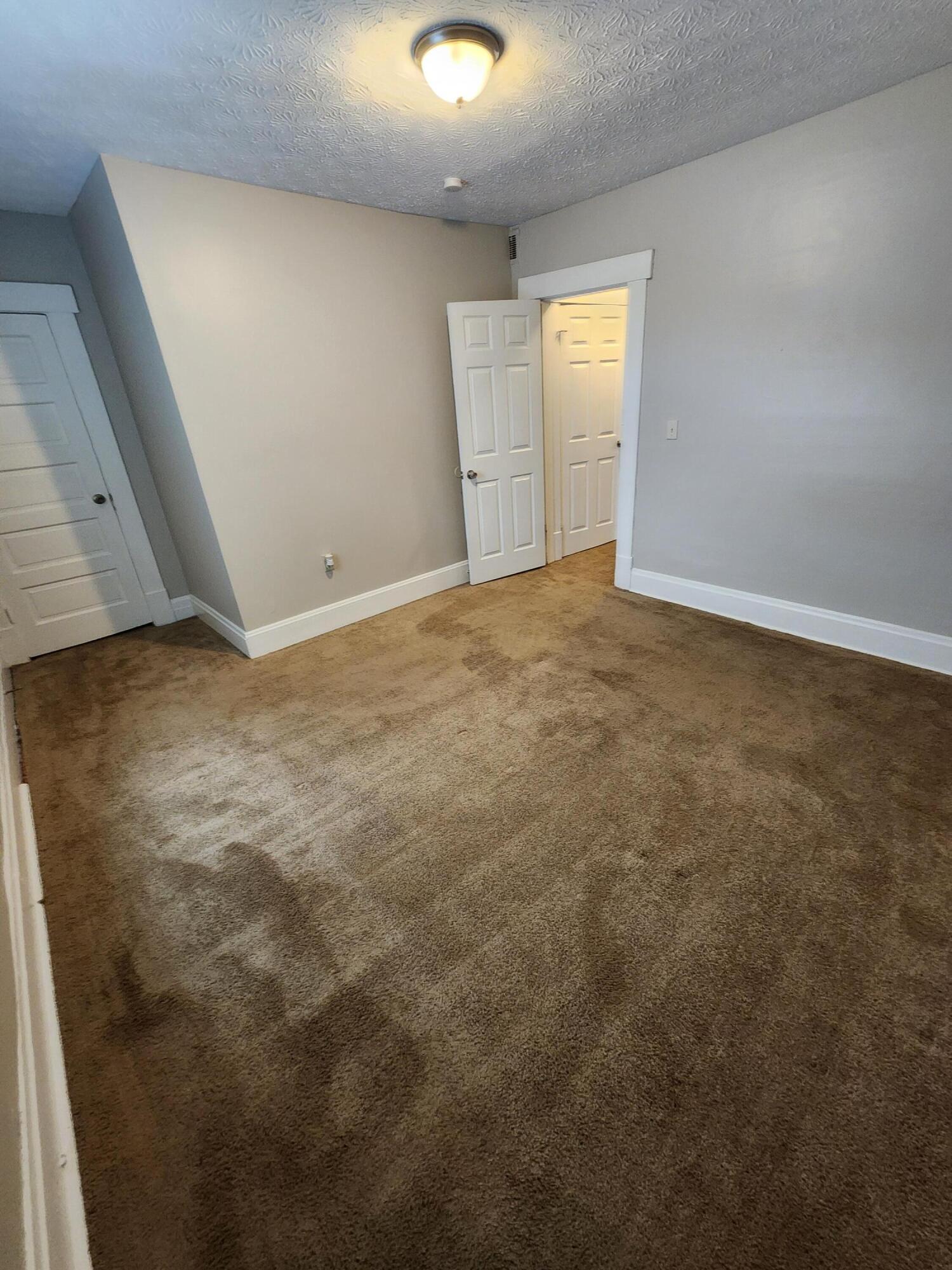 138 S Wheatland Avenue Property Photo 28