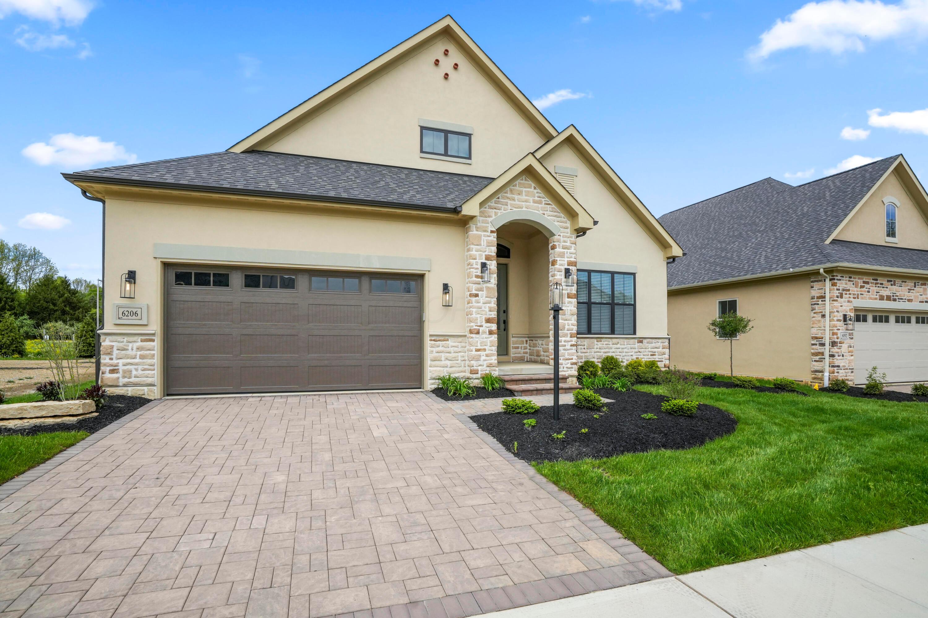 6206 Garden Loop Property Photo 2
