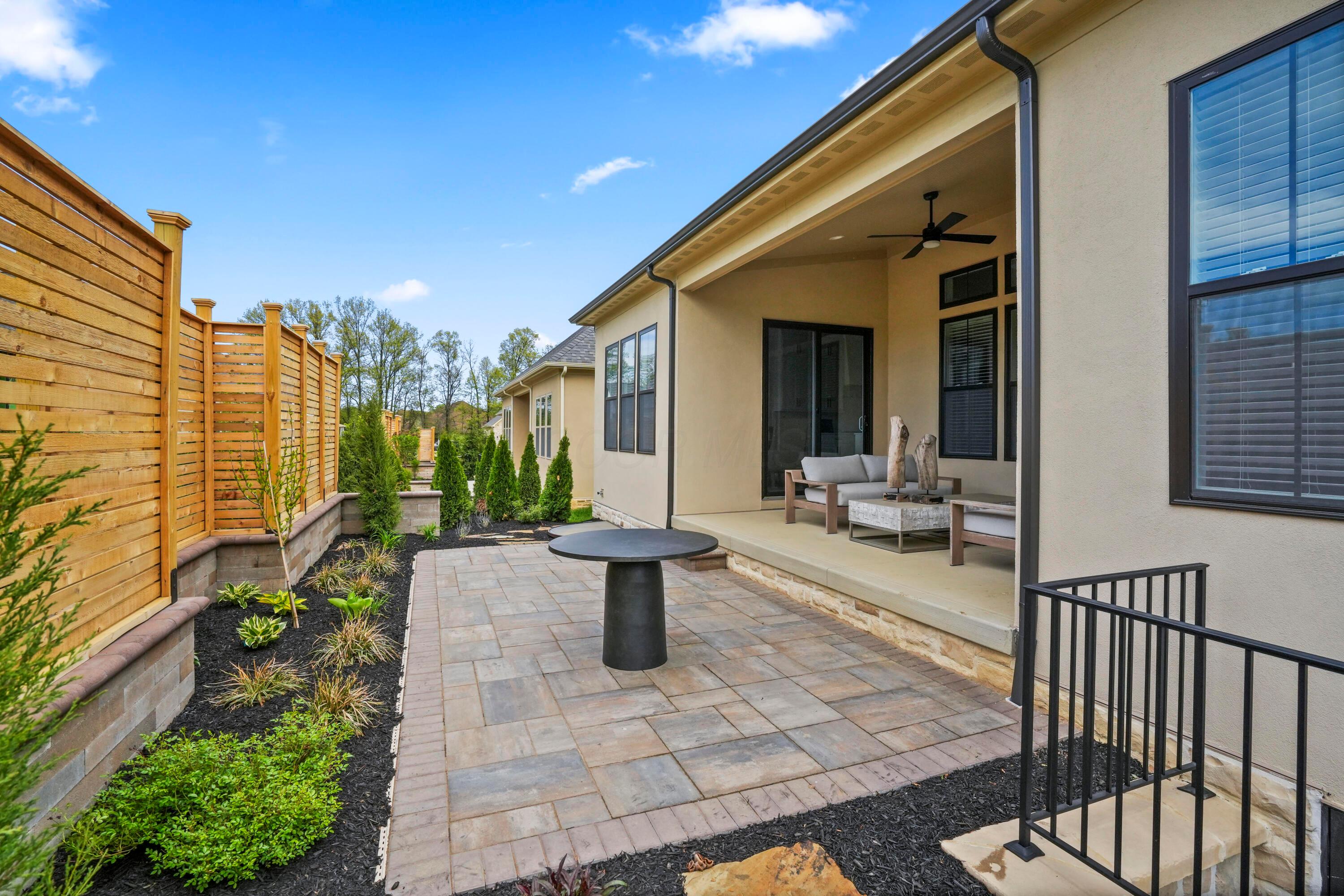 6206 Garden Loop Property Photo 3