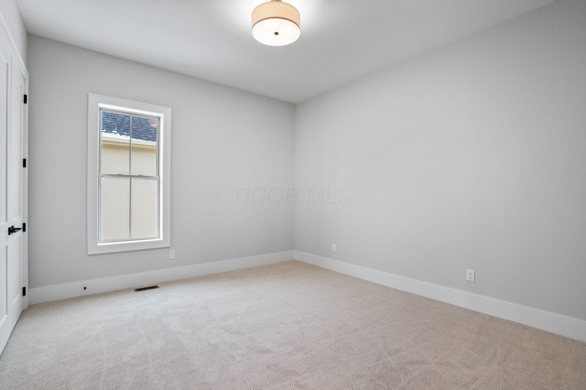6192 Garden Loop Property Photo 7
