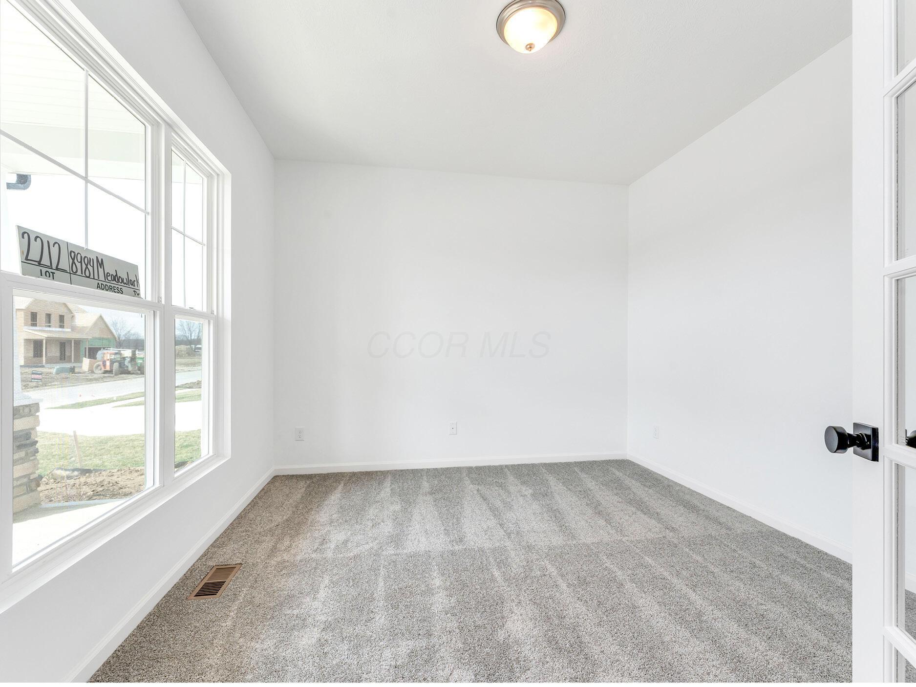 8984 Meadowlark Drive Property Photo 6