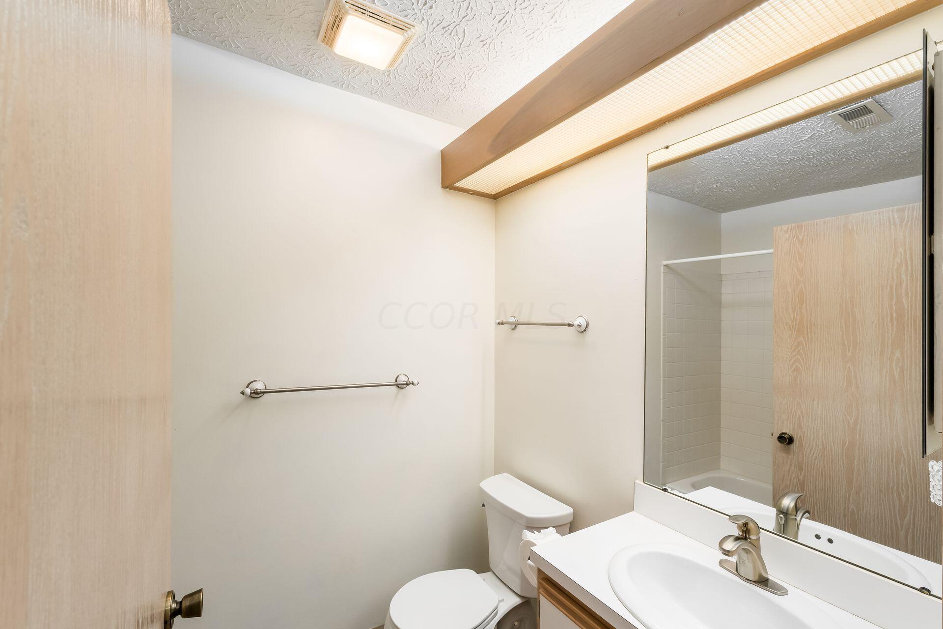558 Dandy Brush Lane E, 6 Property Photo 25