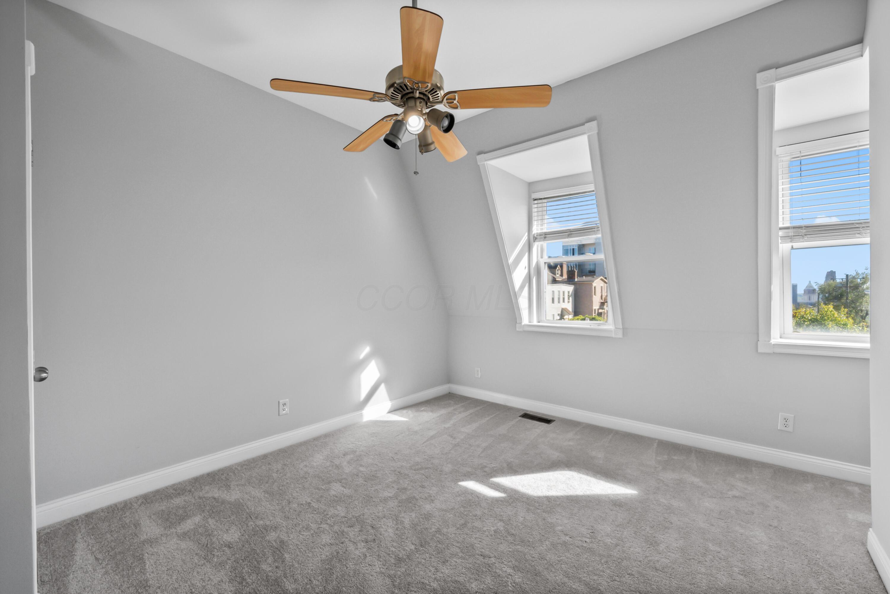 1 Park Place Property Photo 40