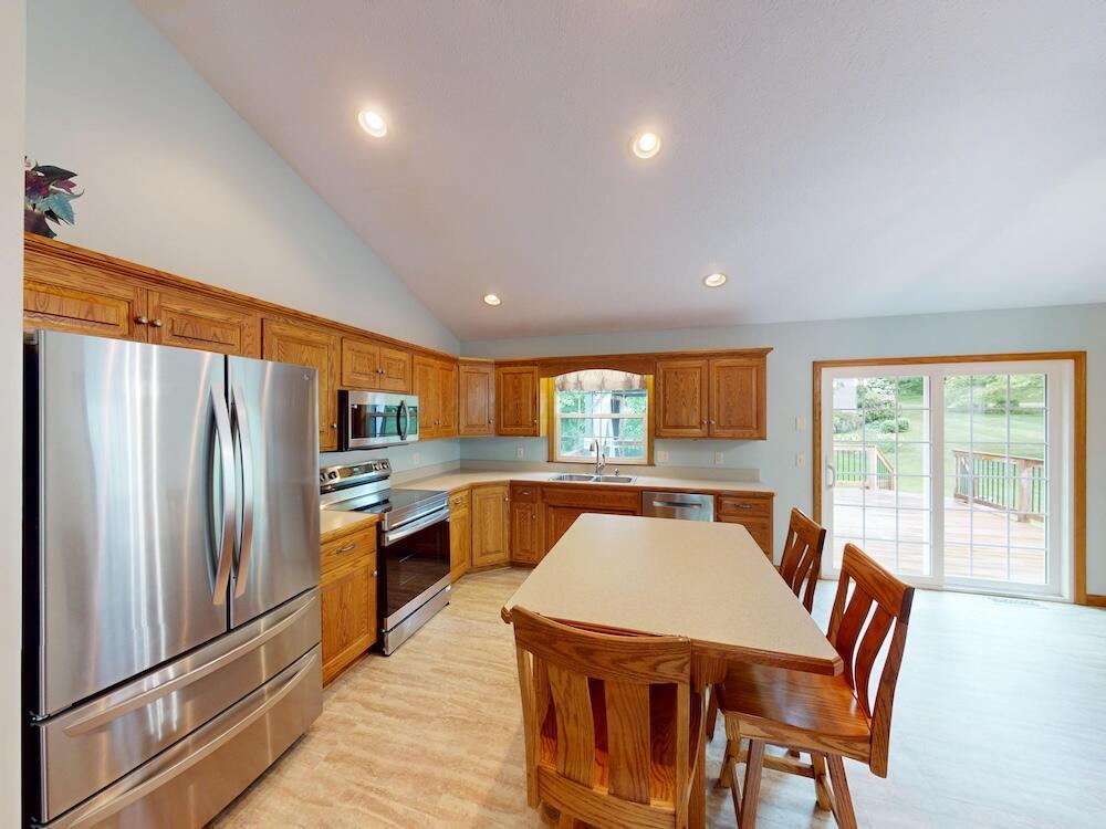 891 Fairway Drive Property Photo 14