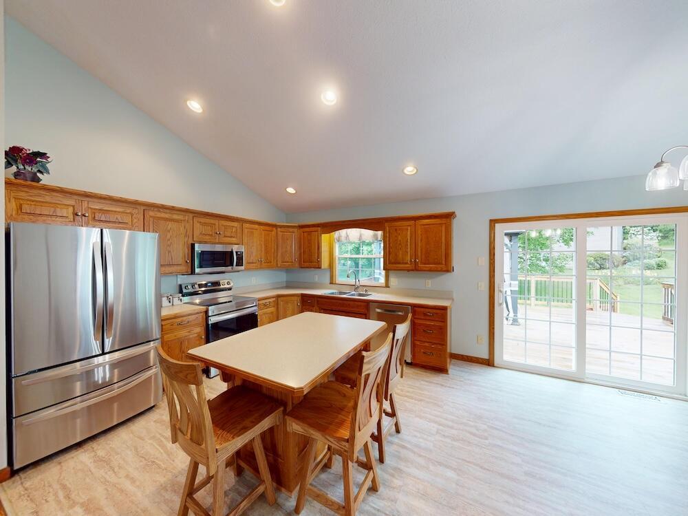 891 Fairway Drive Property Photo 15
