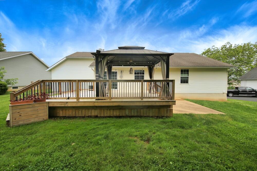 891 Fairway Drive Property Photo 39