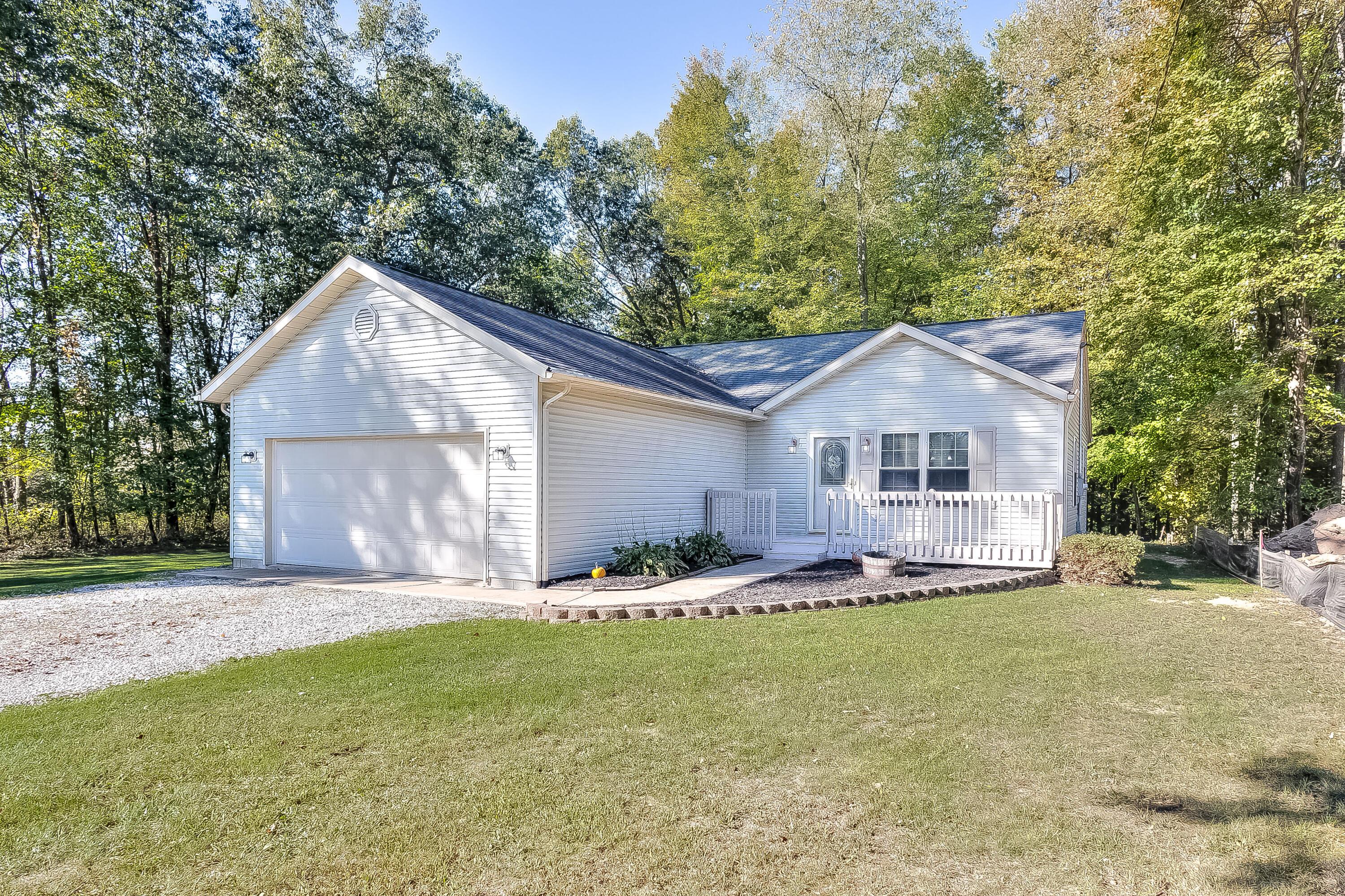 15819 King Road Property Photo