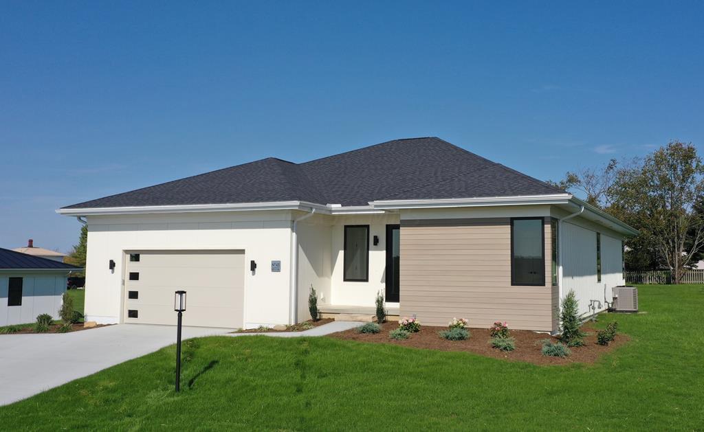 43 Betty Dr Drive Property Photo