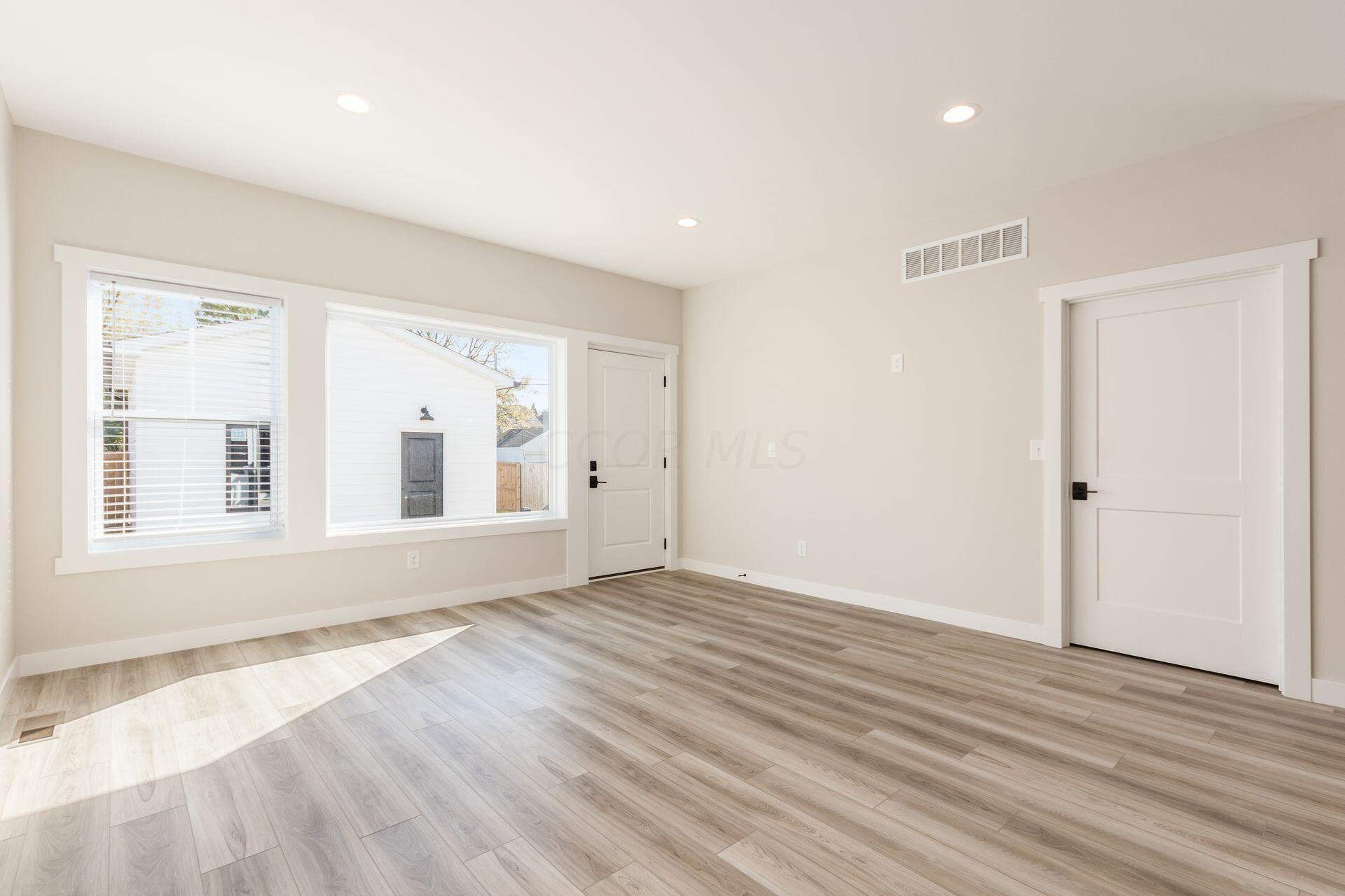 810 Oakwood Avenue Property Photo 11