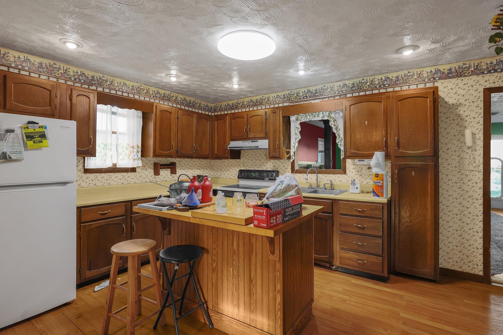 244 Locust Street Property Photo 8