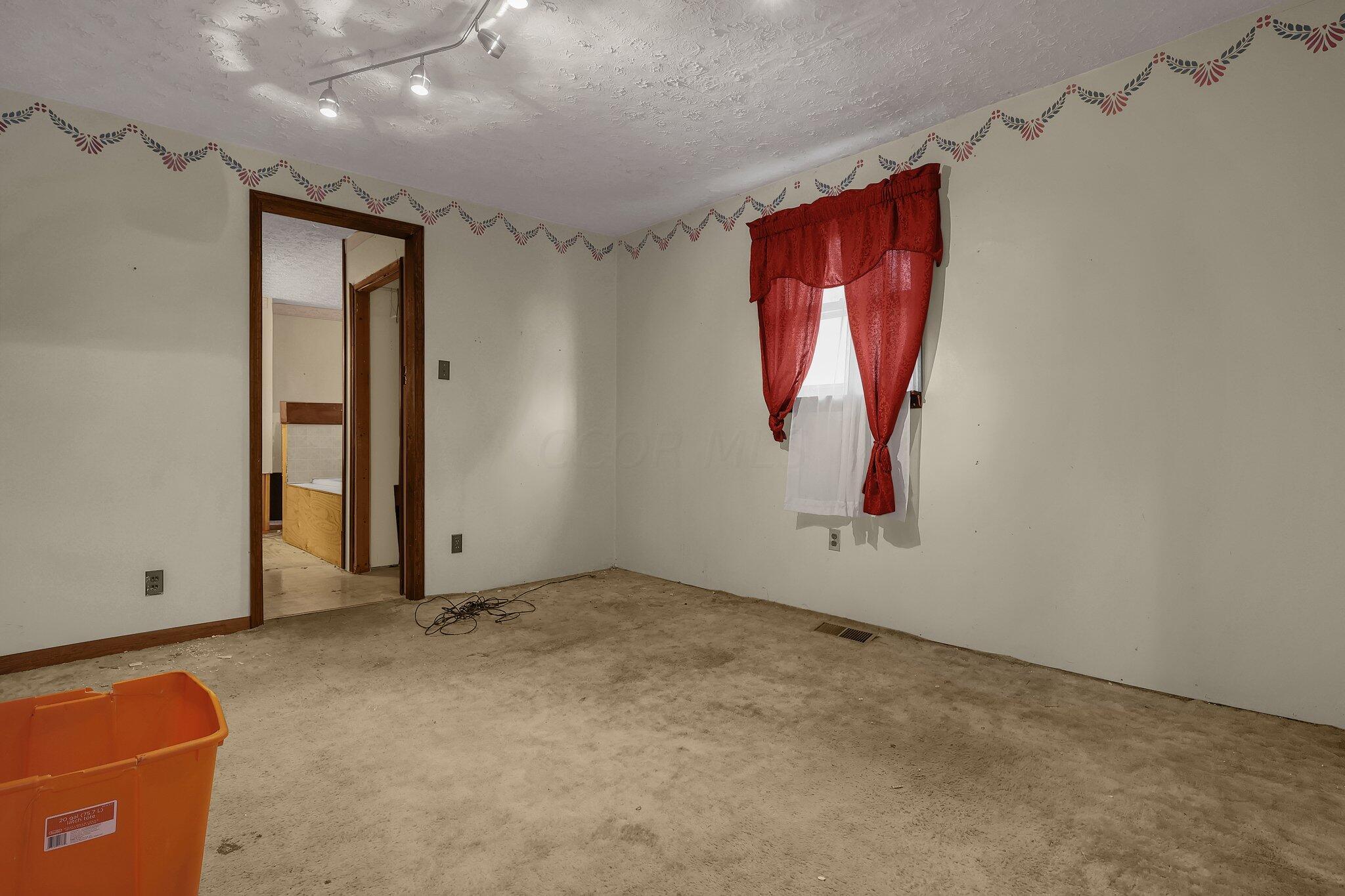 244 Locust Street Property Photo 20