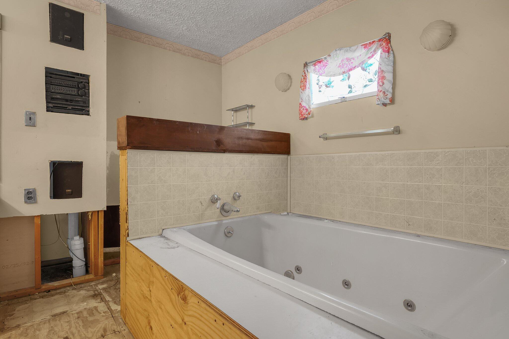 244 Locust Street Property Photo 21